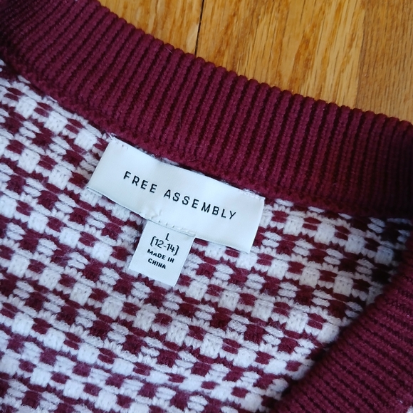 Maroon and White Striped Cardigan - Picture 2 of 3